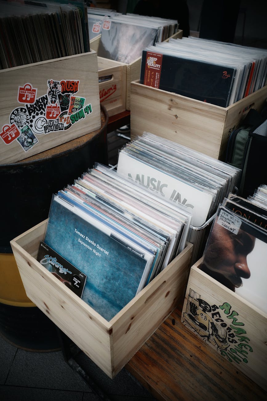 Track of the Day: 'Je Ne Sais Quoi' - Hermine Deurloo and Anton Goudsmit